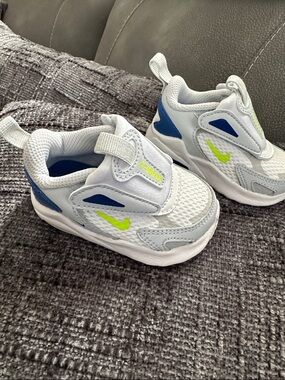 Nike Airmax White Mesh Kids Sneakers with Blue and Lime Accents